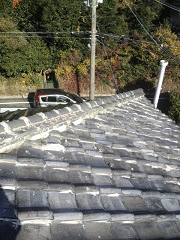 方形屋根の雨漏り修理