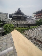 文化財を前に雨漏り修理をさせていただきました。ありがとうございました！