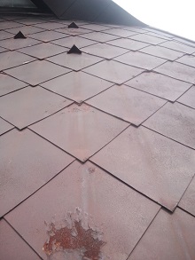 晒し葺き屋根からの雨漏り