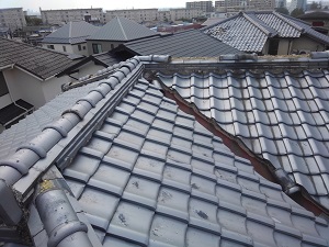 台風21号で被害の出た屋根の応急処置工事（豊中市）
