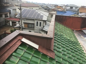 樋の修理と笠木の修理（吹田市にて）