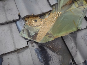 八谷尻の雨漏りを修理致しました