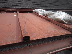 瓦棒屋根の修理調査