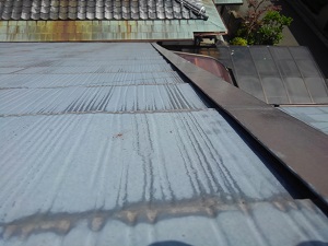 スレート屋根の雨漏り調査