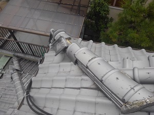 貝塚市の瓦屋根修理調査