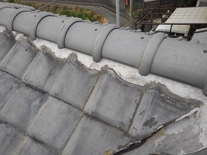 貝塚市の瓦屋根雨漏り修理調査