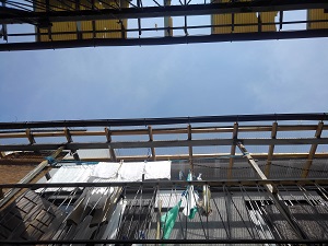 飛散した波板【堺市】