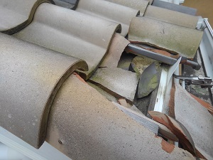 吹田市の瓦屋根修理調査