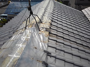 岸和田市の瓦屋根修理調査
