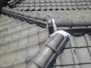 枚方市での瓦屋根雨漏り修理調査