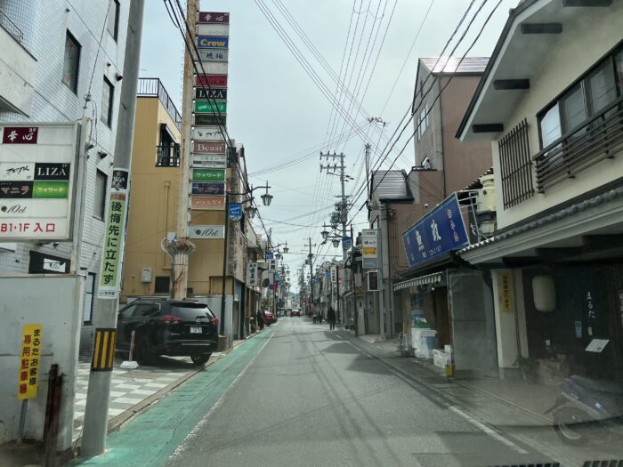 田辺駅に通ずる道